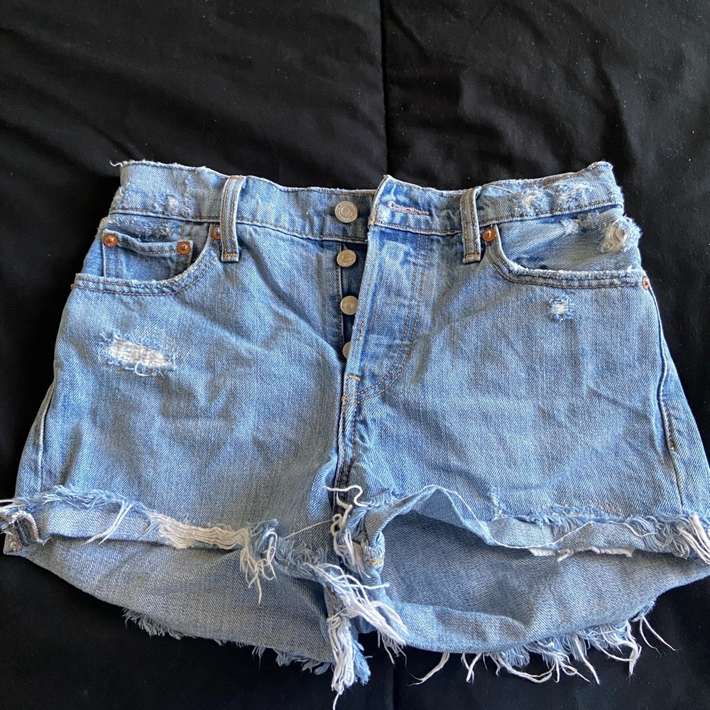 levi wedgie shorts